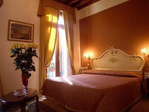 Apostoli Palace Venetië Bed & Breakfast