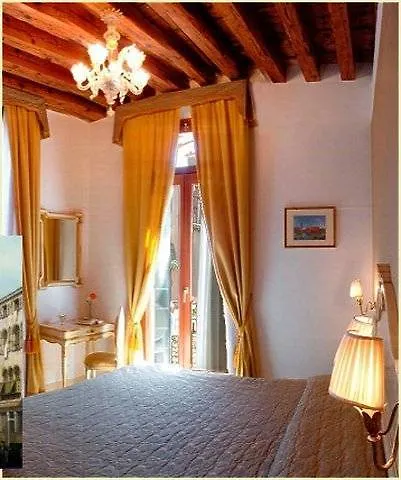 Apostoli Palace Venetië Bed & Breakfast